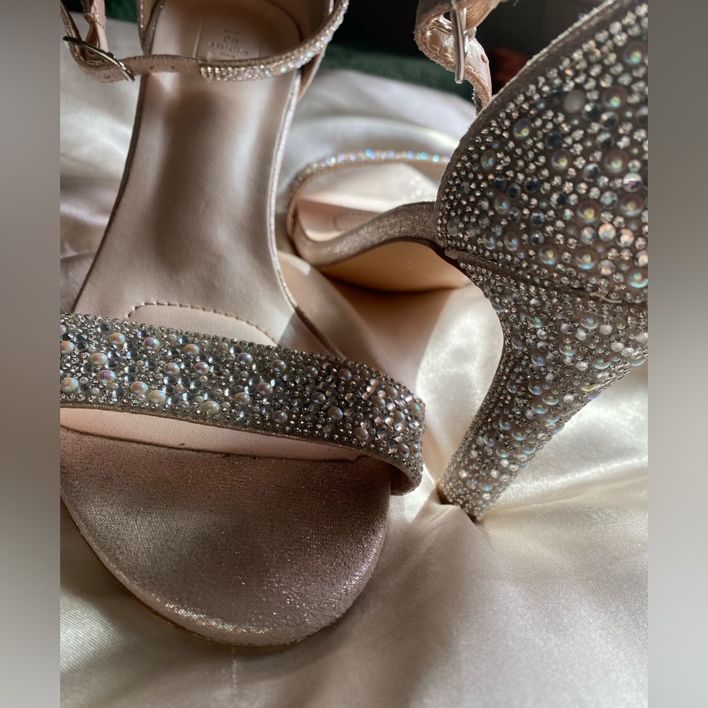 David’s Bridal Gabby 2 heel size 6 1/2